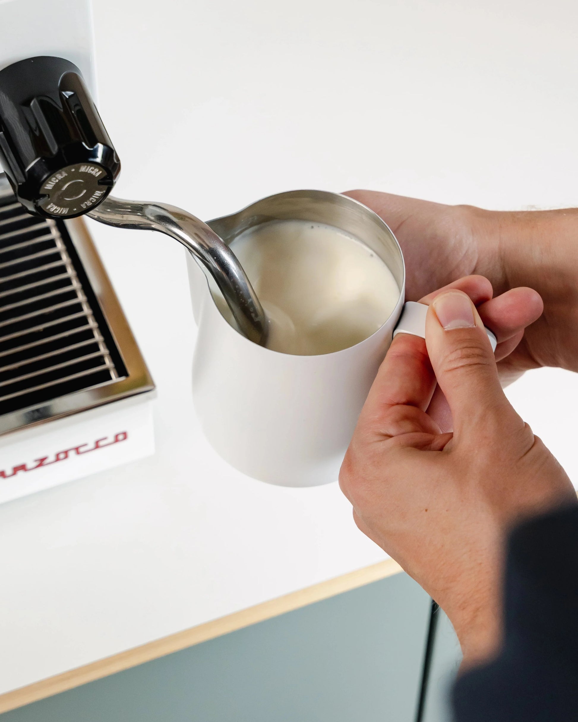 Milk frother jug - essentials