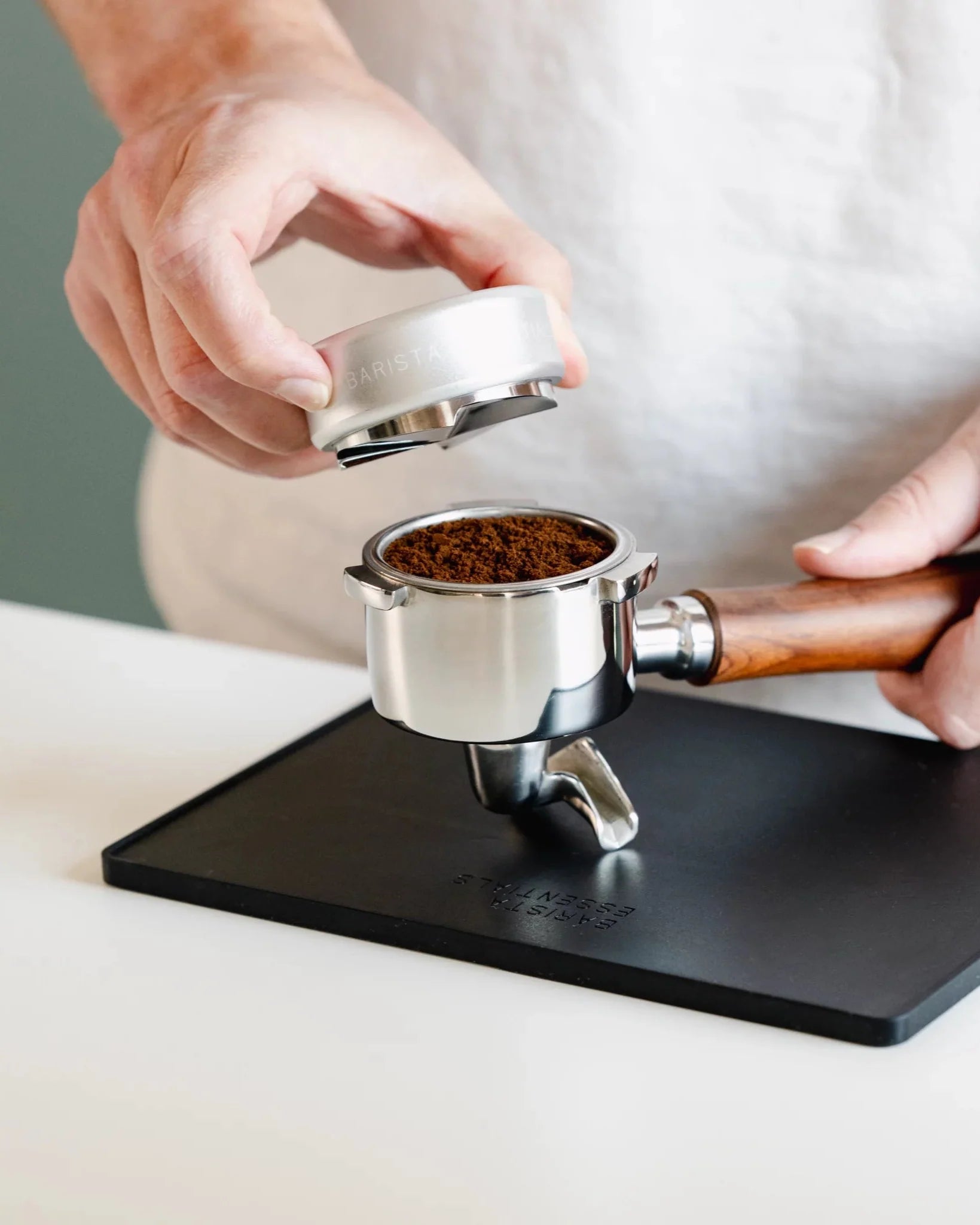 Coffee distributor