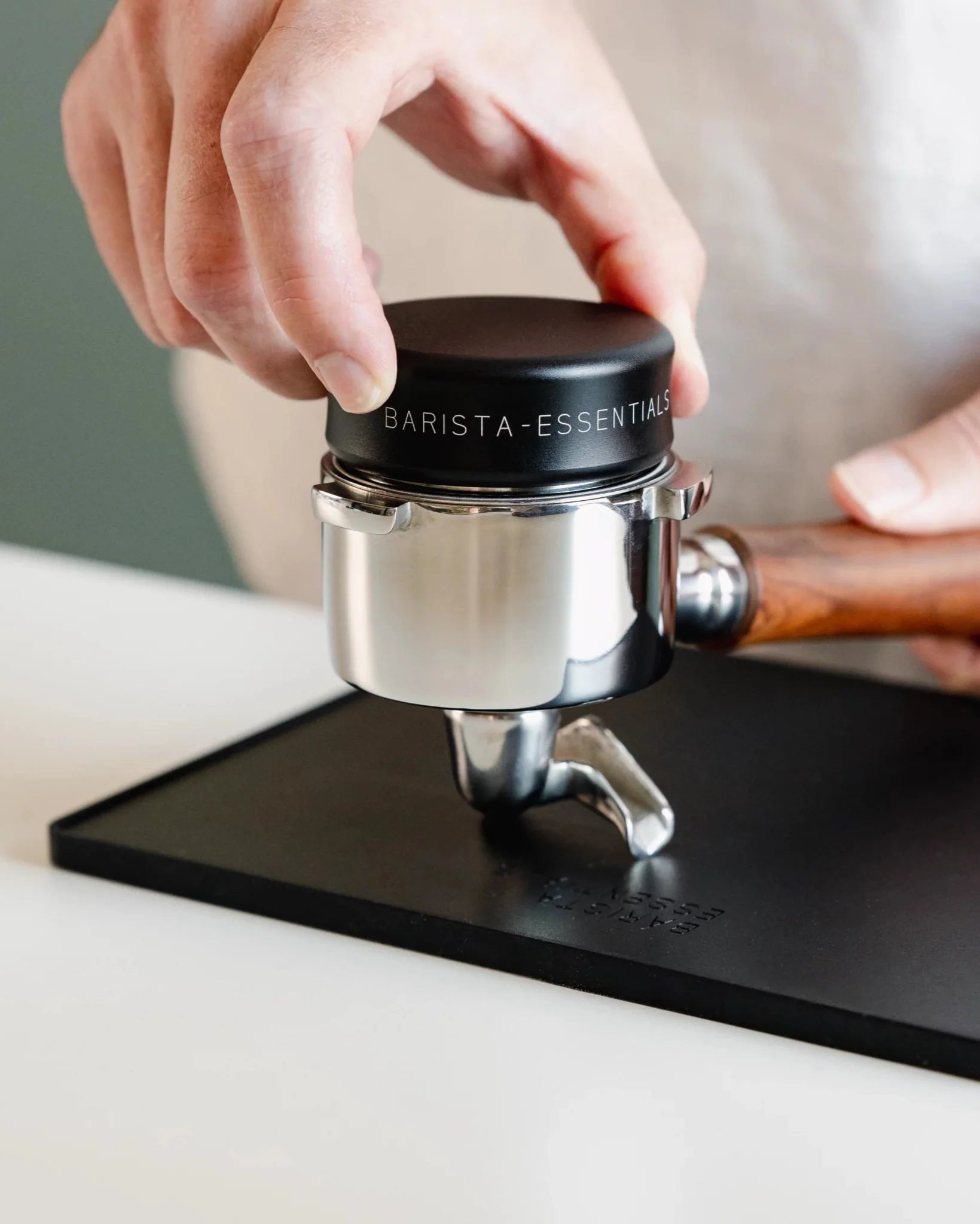 Coffee distributor