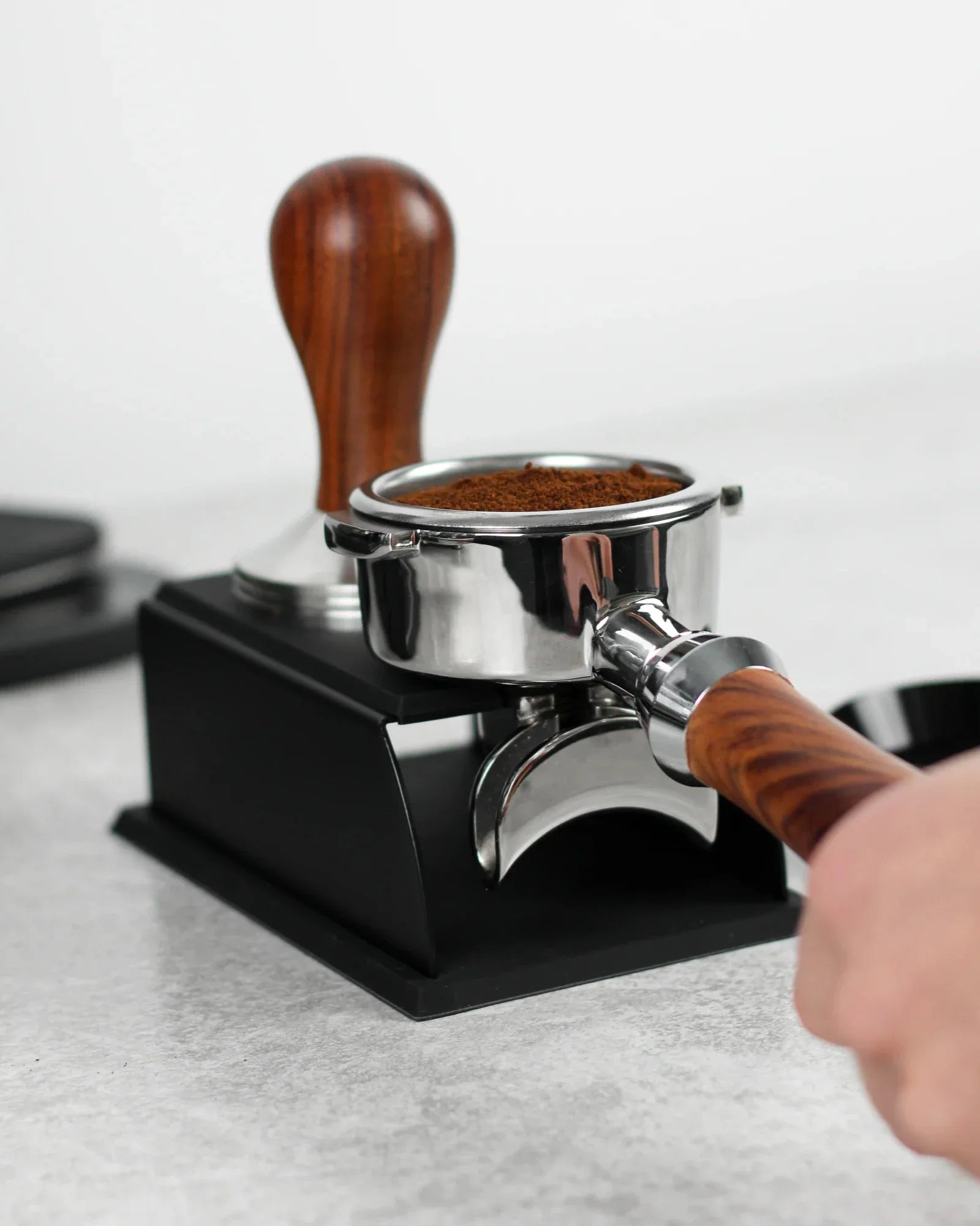Tamping station